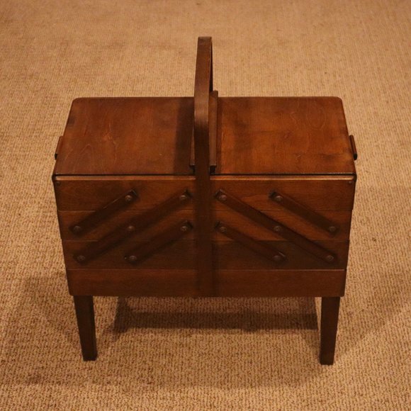 A.S. STRØMMEN BRUK HAMAR Vintage Wooden Sewing Box With, Draws, Legs & Handle - Picture 2 of 8